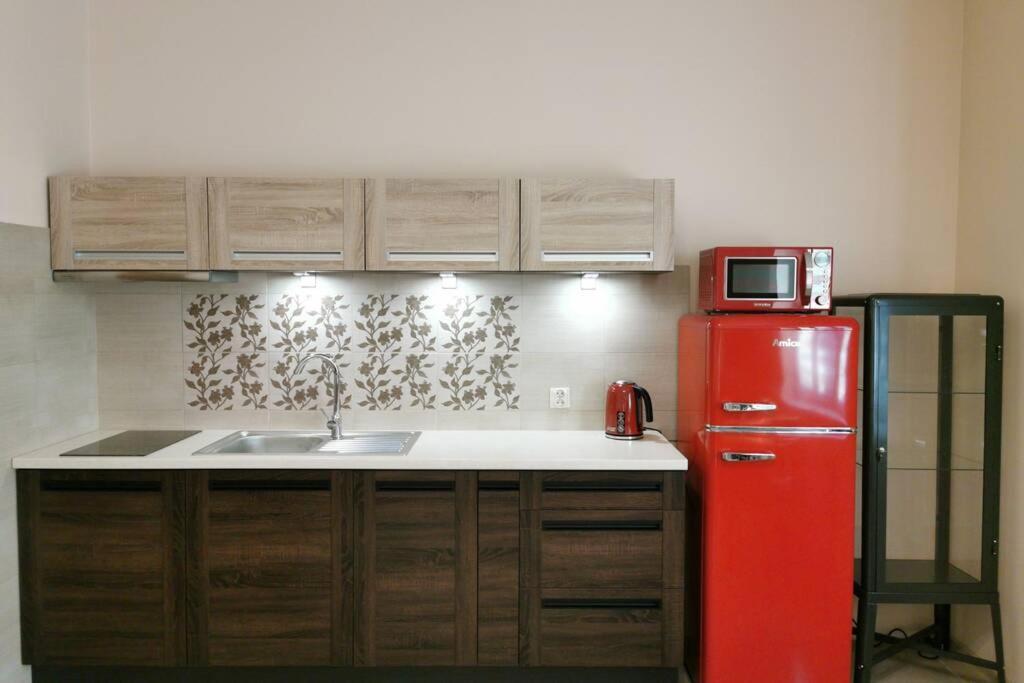 Little Big Red - Modern * Krakov