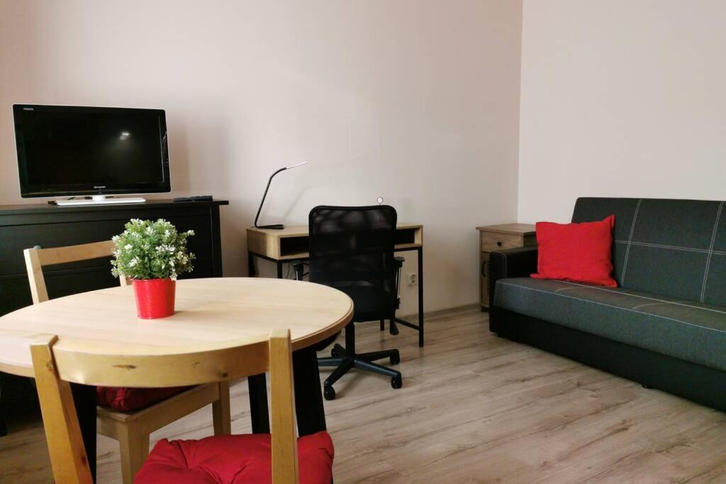 Little Big Red - Modern Apartmán *